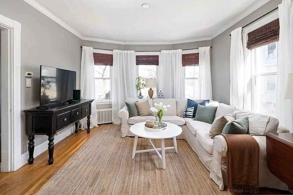2 bed, 1 bath apartment for rent at 5 Henry St Unit 1, Belmont — photo 3 of 19