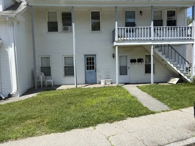 2 bed, 1 bath apartment for rent at 5 Hill St Unit 2, Webster