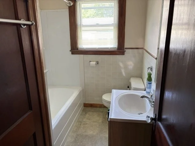 2 bed, 1 bath apartment for rent at 5 Hill St Unit 2, Webster — photo 5 of 9