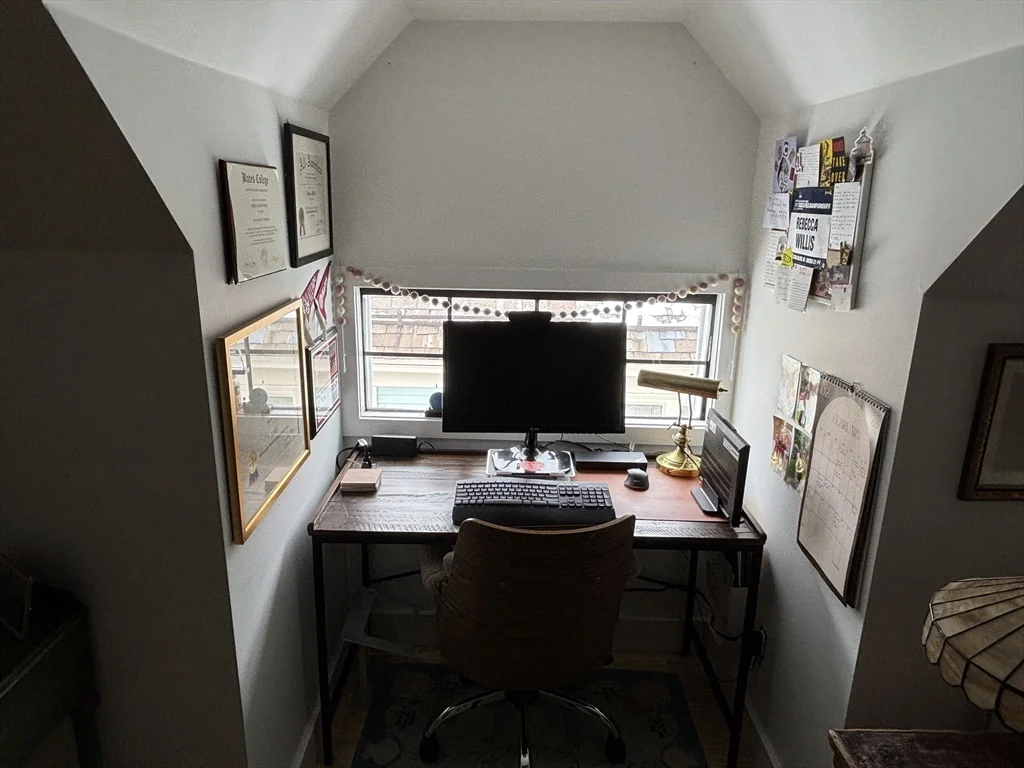 1 bed, 1 bath apartment for rent at 5 Horton St Unit F, Newburyport — photo 6 of 17