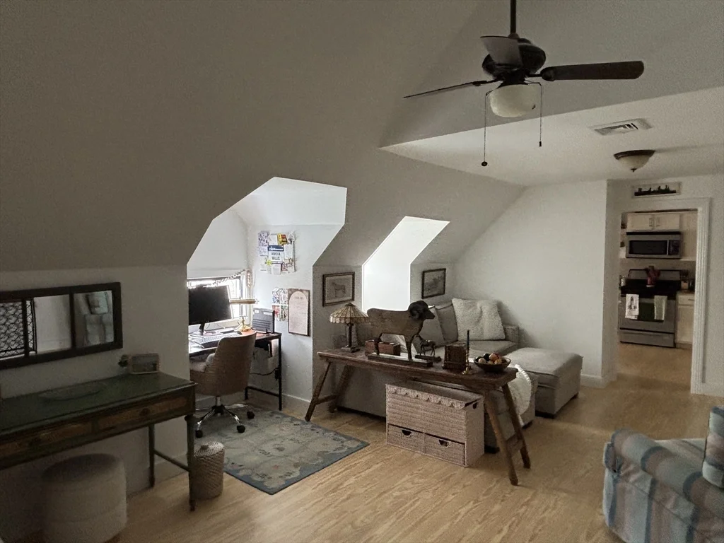 1 bed, 1 bath apartment for rent at 5 Horton St Unit F, Newburyport — photo 5 of 17