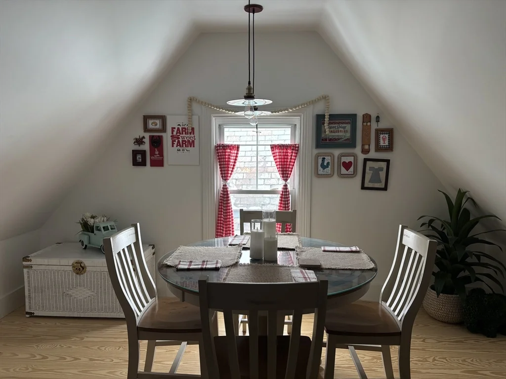 1 bed, 1 bath apartment for rent at 5 Horton St Unit F, Newburyport — photo 10 of 17