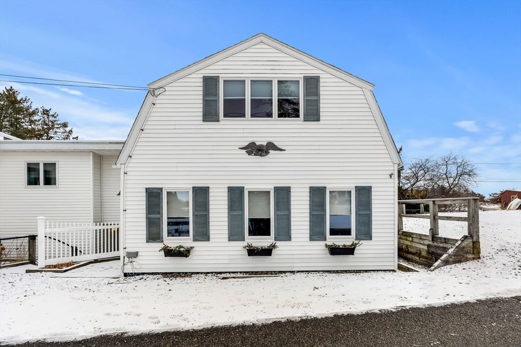 2 bed, 1 bath apartment for rent at 5 I St Unit 2, Plum Island — photo 5 of 36