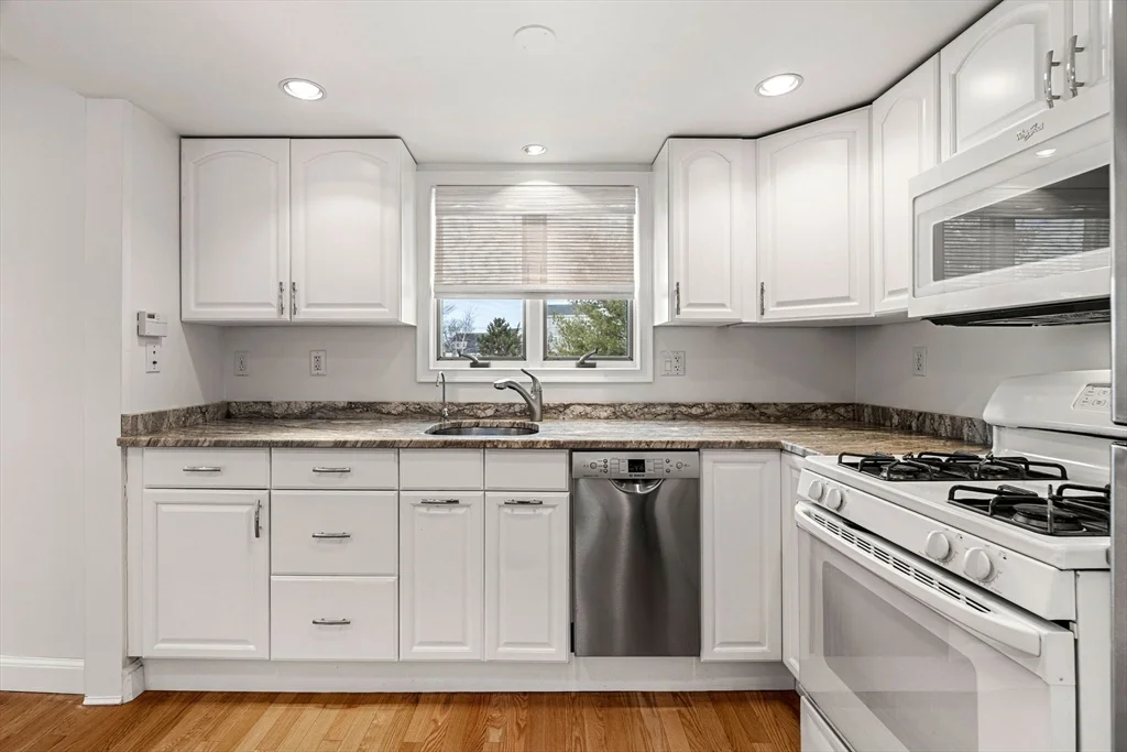 2 bed, 1 bath apartment for rent at 5 I St Unit 2, Plum Island — photo 19 of 36