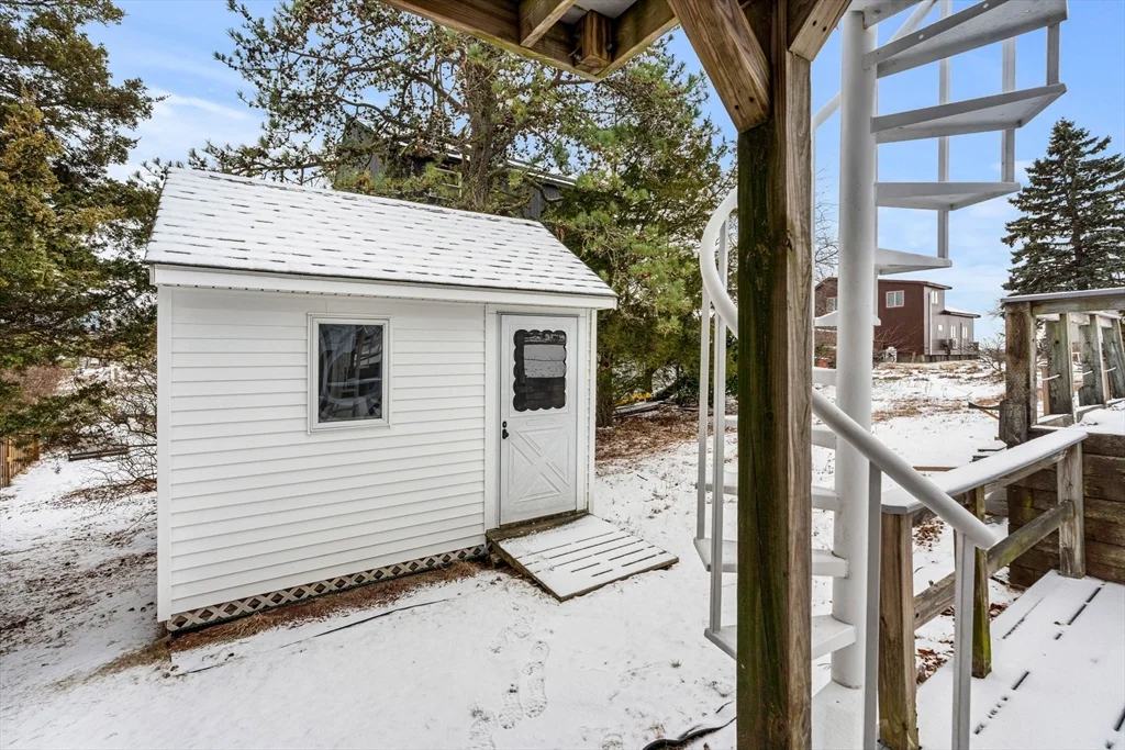 2 bed, 1 bath apartment for rent at 5 I St Unit 2, Plum Island — photo 32 of 36