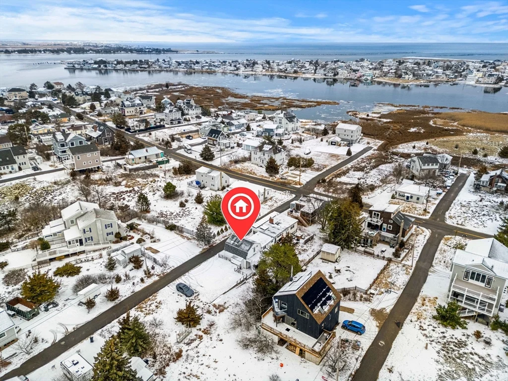 2 bed, 1 bath apartment for rent at 5 I St Unit 2, Plum Island — photo 33 of 36