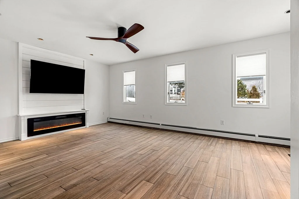 2 bed, 1 bath apartment for rent at 5 I St Unit 2, Plum Island — photo 10 of 36
