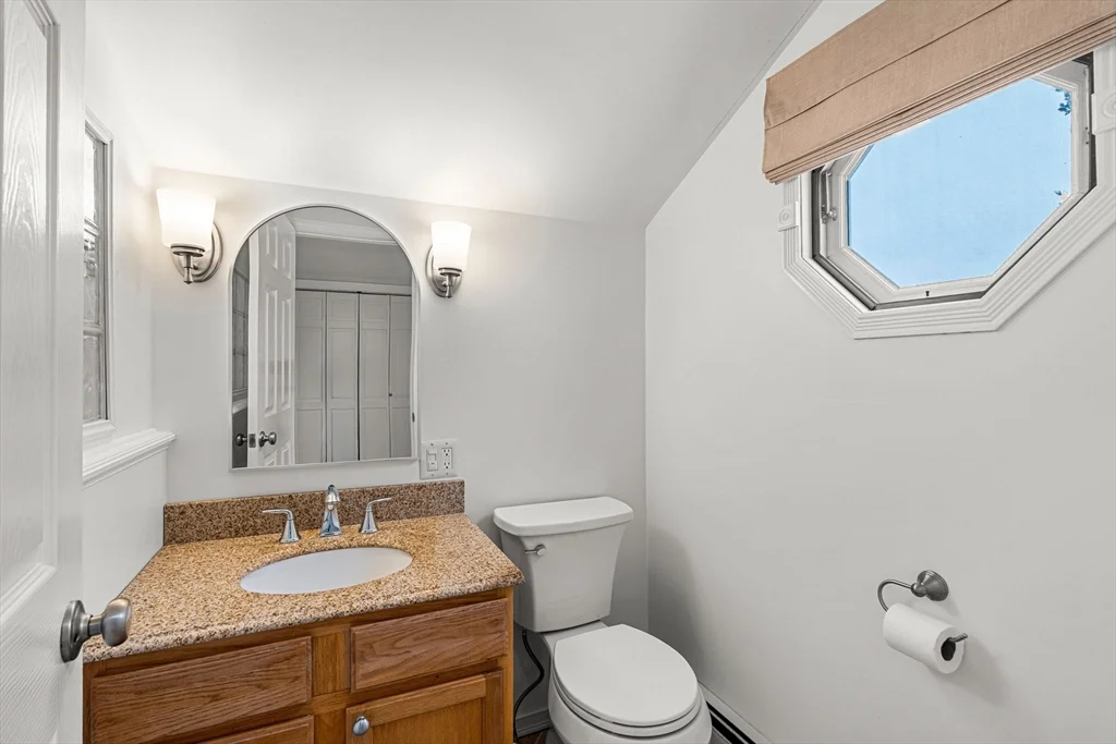 2 bed, 1 bath apartment for rent at 5 I St Unit 2, Plum Island — photo 28 of 36