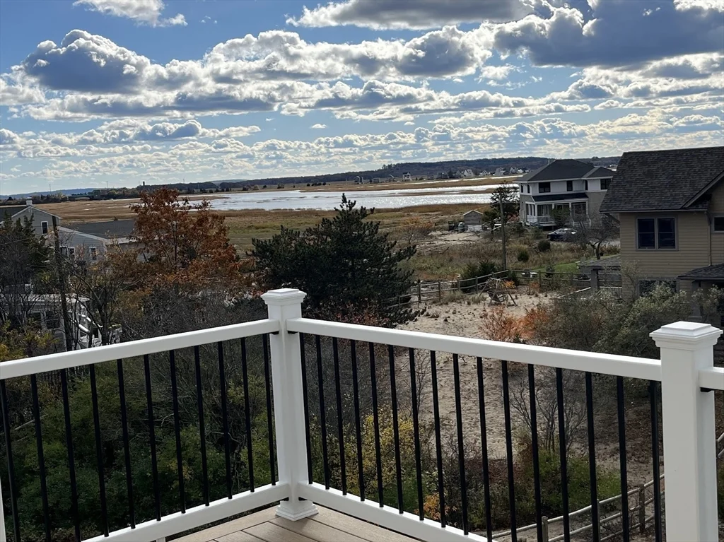 3 bed, 3 bath apartment for rent at 5 K St Unit WINTER, Plum Island — photo 8 of 27