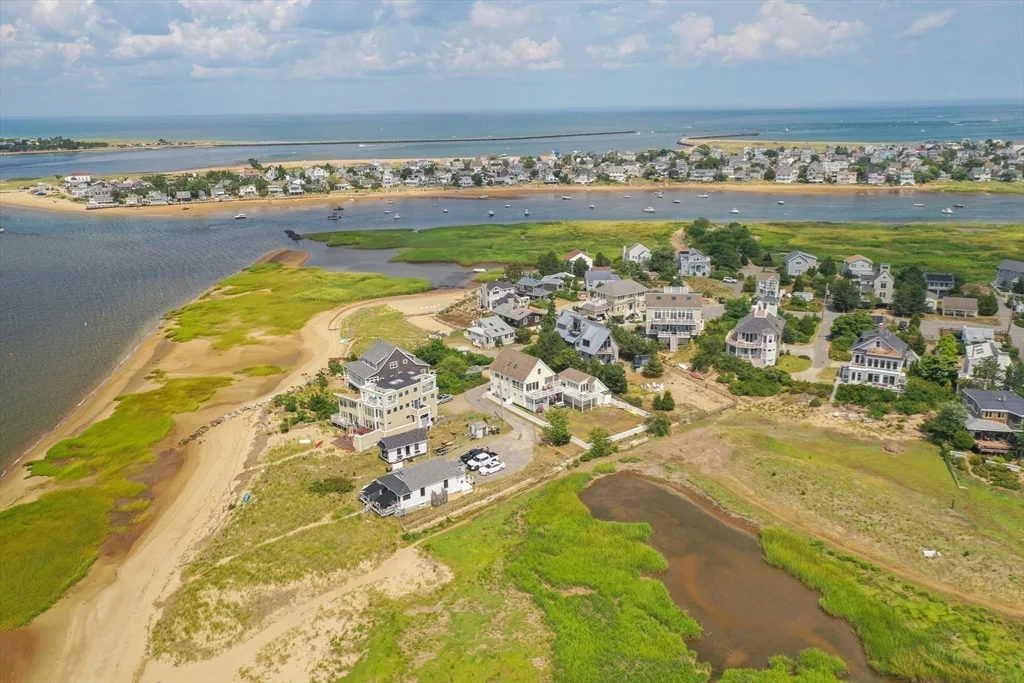 3 bed, 3 bath apartment for rent at 5 K St Unit WINTER, Plum Island — photo 26 of 27