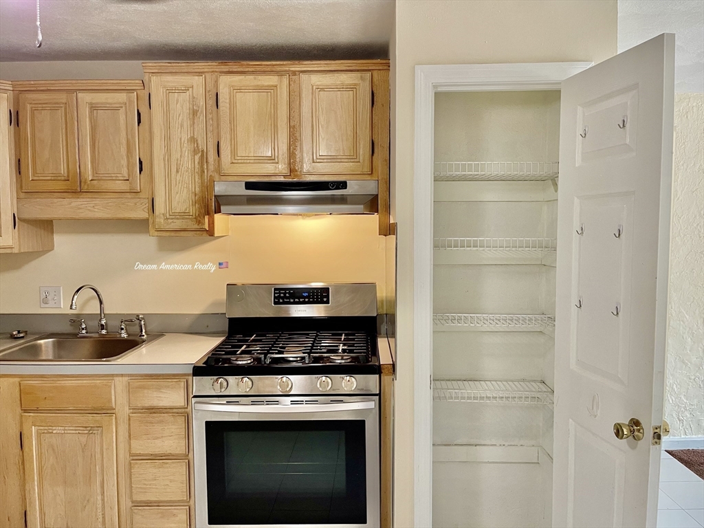 1 bed, 1 bath apartment for rent at 5 Kenmar Dr Unit 23, Billerica — photo 3 of 16