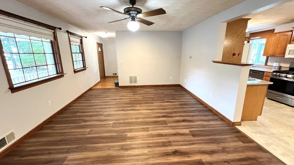 4 bed, 2 bath apartment for rent at 5 Kinney Ave, Burlington — photo 4 of 30