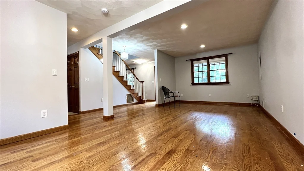 4 bed, 2 bath apartment for rent at 5 Kinney Ave, Burlington — photo 10 of 30
