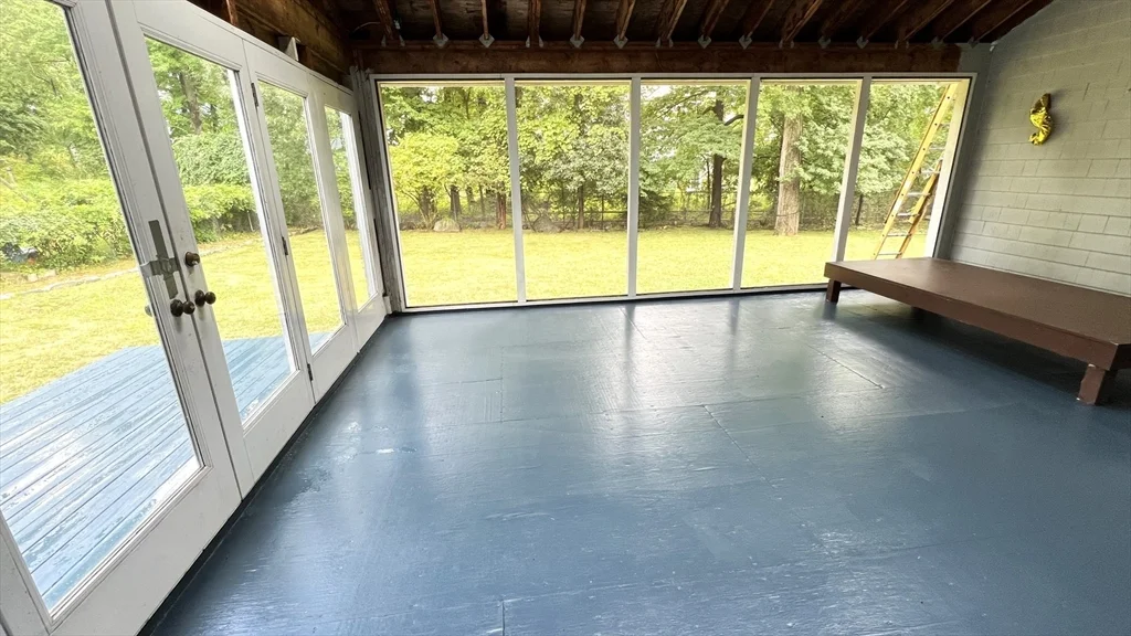4 bed, 2 bath apartment for rent at 5 Kinney Ave, Burlington — photo 8 of 30