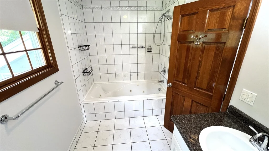 4 bed, 2 bath apartment for rent at 5 Kinney Ave, Burlington — photo 24 of 30