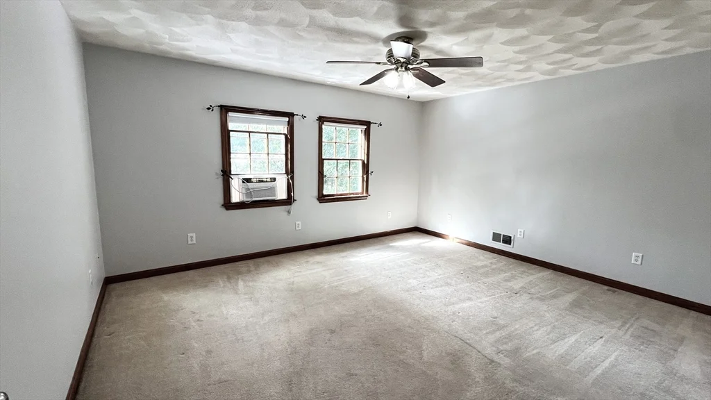 4 bed, 2 bath apartment for rent at 5 Kinney Ave, Burlington — photo 17 of 30