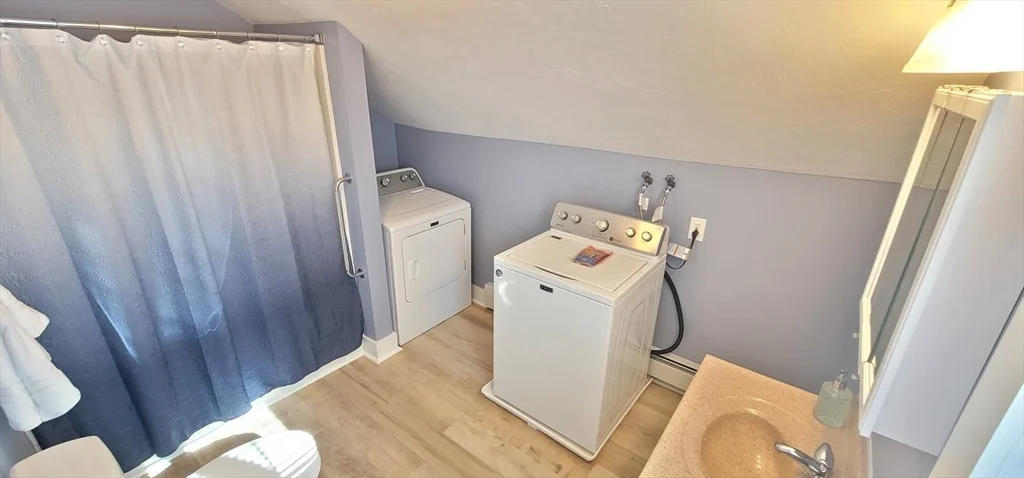 1 bed, 1 bath apartment for rent at 5 Lake St Unit 2, Webster — photo 14 of 18