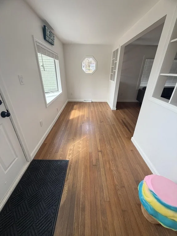 2 bed, 1 bath apartment for rent at 5 Lakeview Ave, Peabody — photo 4 of 19