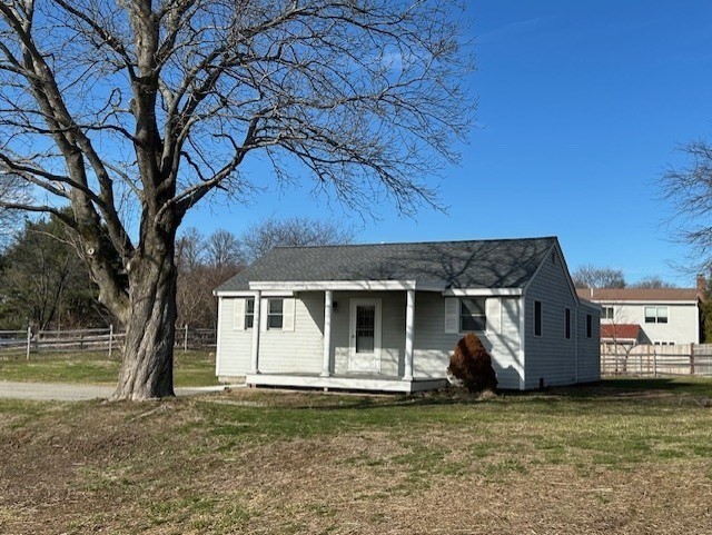 1 bed, 1 bath apartment for rent at 5 Lakemans Ln, Ipswich — photo 2 of 17