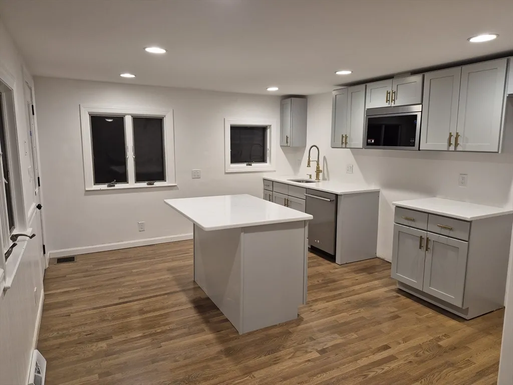 2 bed, 1 bath apartment for rent at 5 Lakeview Ave Unit 5, Peabody — photo 9 of 25