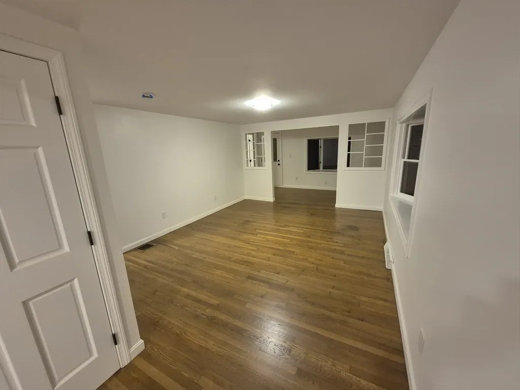 2 bed, 1 bath apartment for rent at 5 Lakeview Ave Unit 5, Peabody — photo 11 of 25