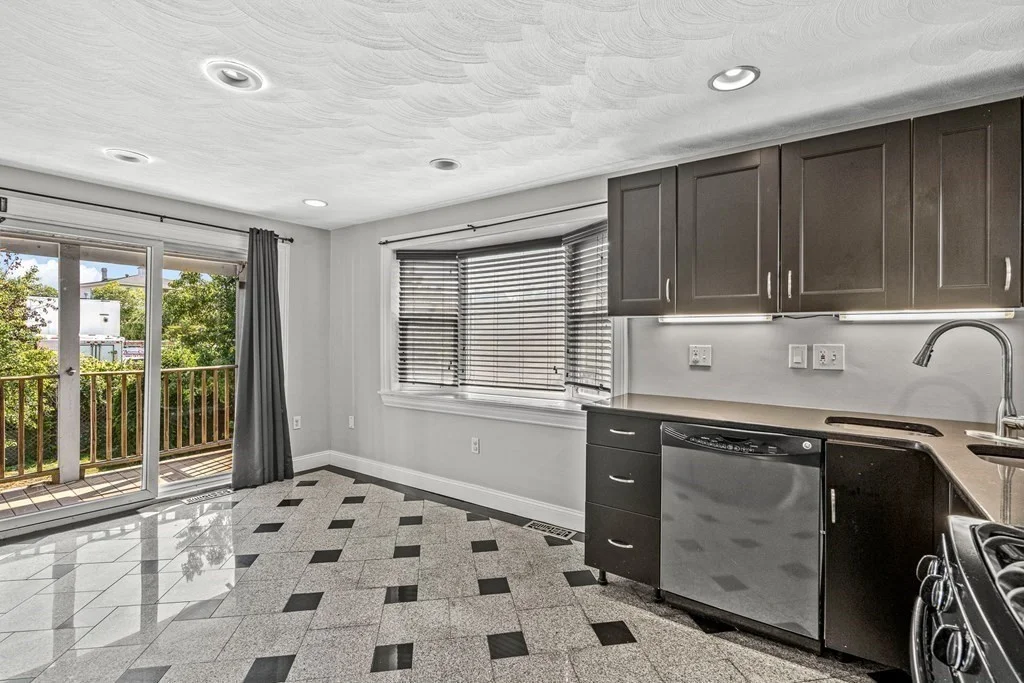 3 bed, 2 bath apartment for rent at 5 Laurel St Unit 2, Everett — photo 4 of 26