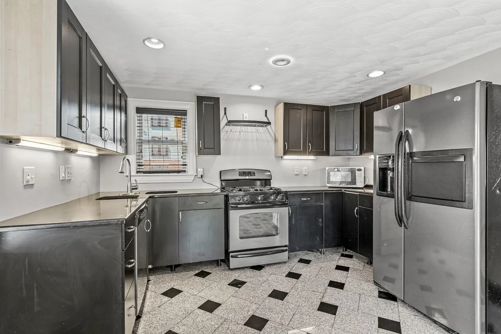 3 bed, 2 bath apartment for rent at 5 Laurel St Unit 2, Everett — photo 6 of 26