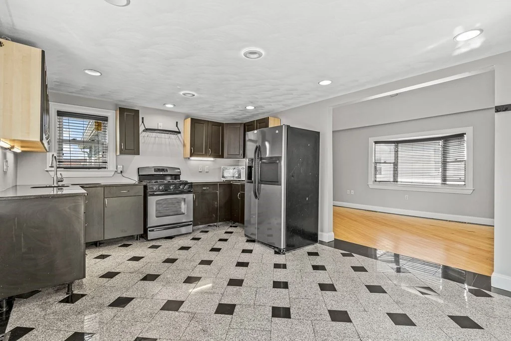 3 bed, 2 bath apartment for rent at 5 Laurel St Unit 2, Everett — photo 3 of 26
