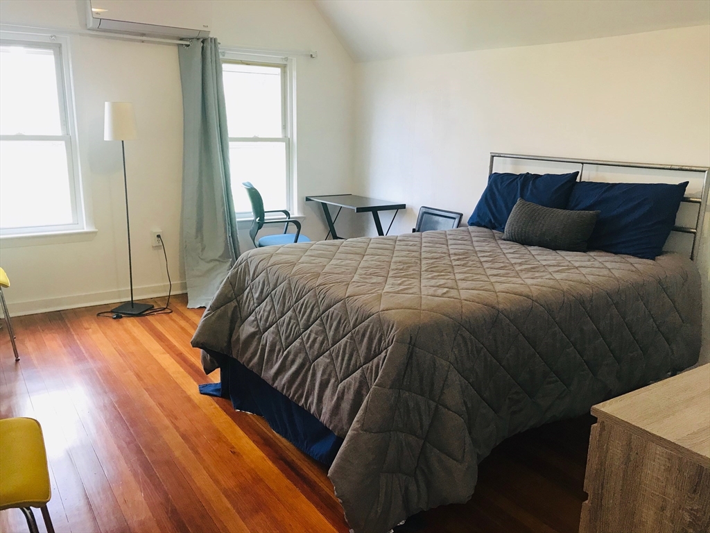 5 bed, 3 bath apartment for rent at 5 Lexington Ave Unit 2, Powder House Square — photo 19 of 30