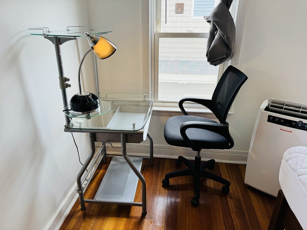 5 bed, 3 bath apartment for rent at 5 Lexington Ave Unit 2, Powder House Square — photo 17 of 30