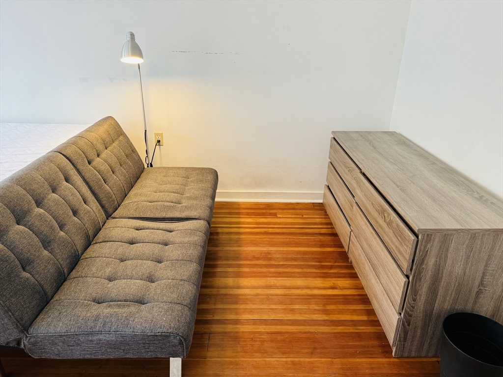 5 bed, 3 bath apartment for rent at 5 Lexington Ave Unit 2, Powder House Square — photo 18 of 30
