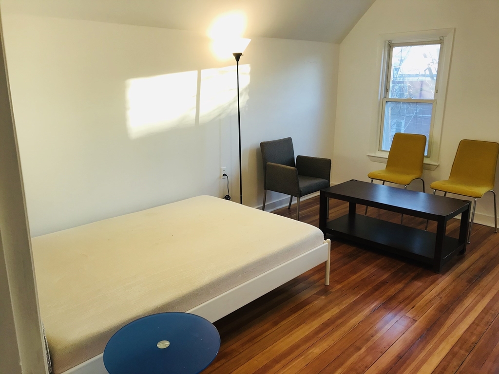 5 bed, 3 bath apartment for rent at 5 Lexington Ave Unit 2, Powder House Square — photo 10 of 30