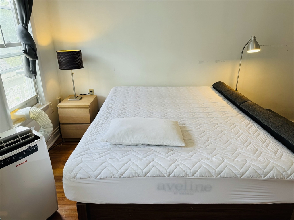 5 bed, 3 bath apartment for rent at 5 Lexington Ave Unit 2, Powder House Square — photo 16 of 30