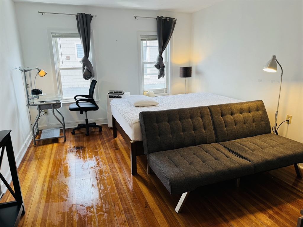 5 bed, 3 bath apartment for rent at 5 Lexington Ave Unit 2, Powder House Square — photo 15 of 30