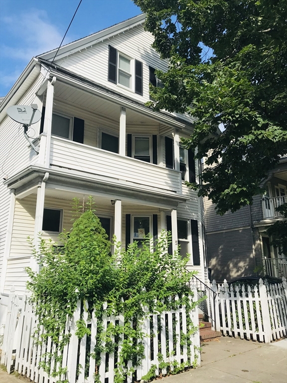 5 bed, 3 bath apartment for rent at 5 Lexington Ave Unit 2, Powder House Square — photo 1 of 30