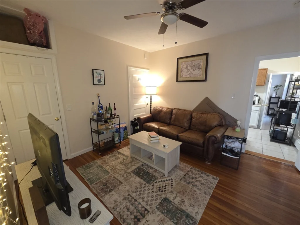 1 bed, 1 bath apartment for rent at 5 Lexington St Unit 5, Clematis Brook — photo 3 of 10