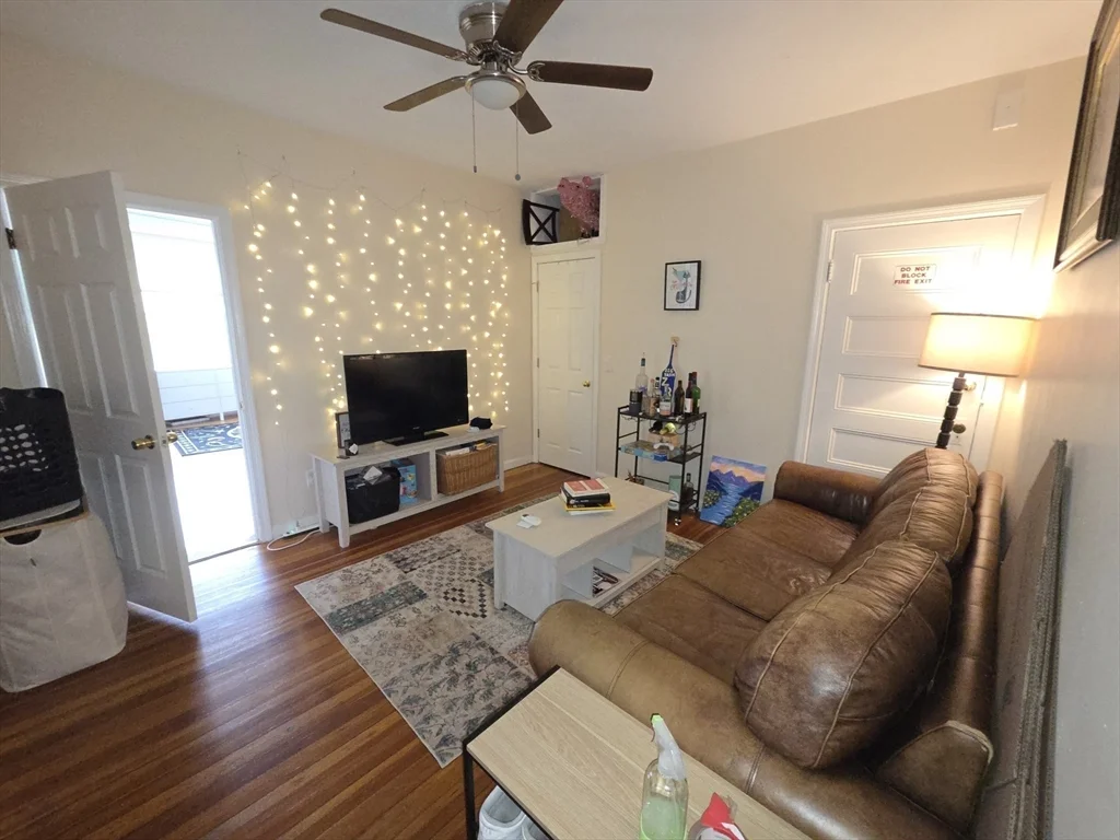 1 bed, 1 bath apartment for rent at 5 Lexington St Unit 5, Clematis Brook — photo 2 of 10