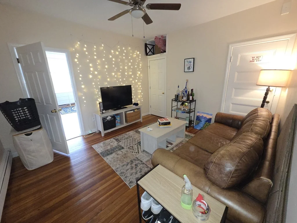 1 bed, 1 bath apartment for rent at 5 Lexington St Unit 5, Clematis Brook — photo 6 of 10