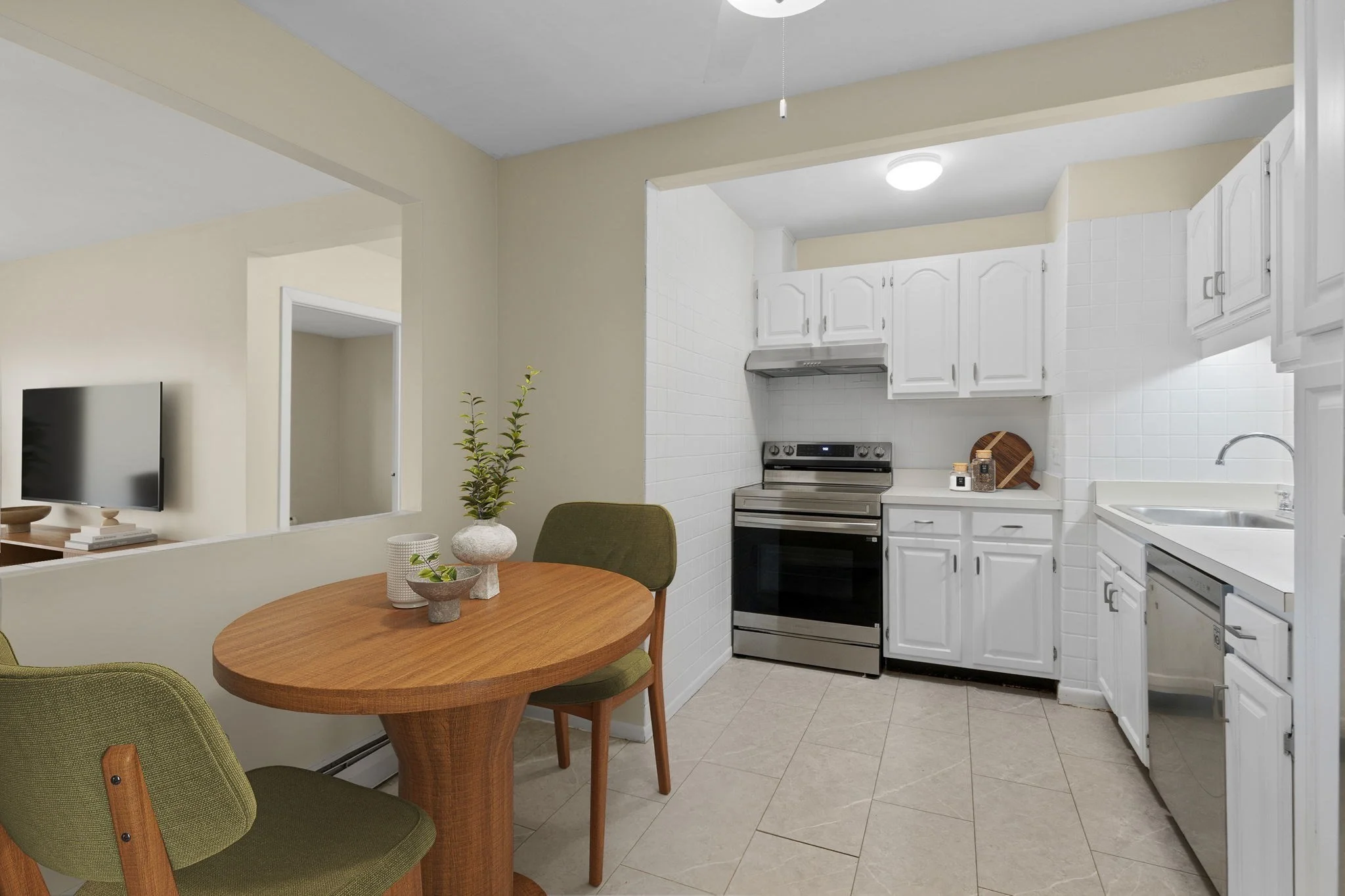 1 bed, 1 bath apartment for rent at 5 Linda Ln Unit 4-4, Dorchester — photo 2 of 15