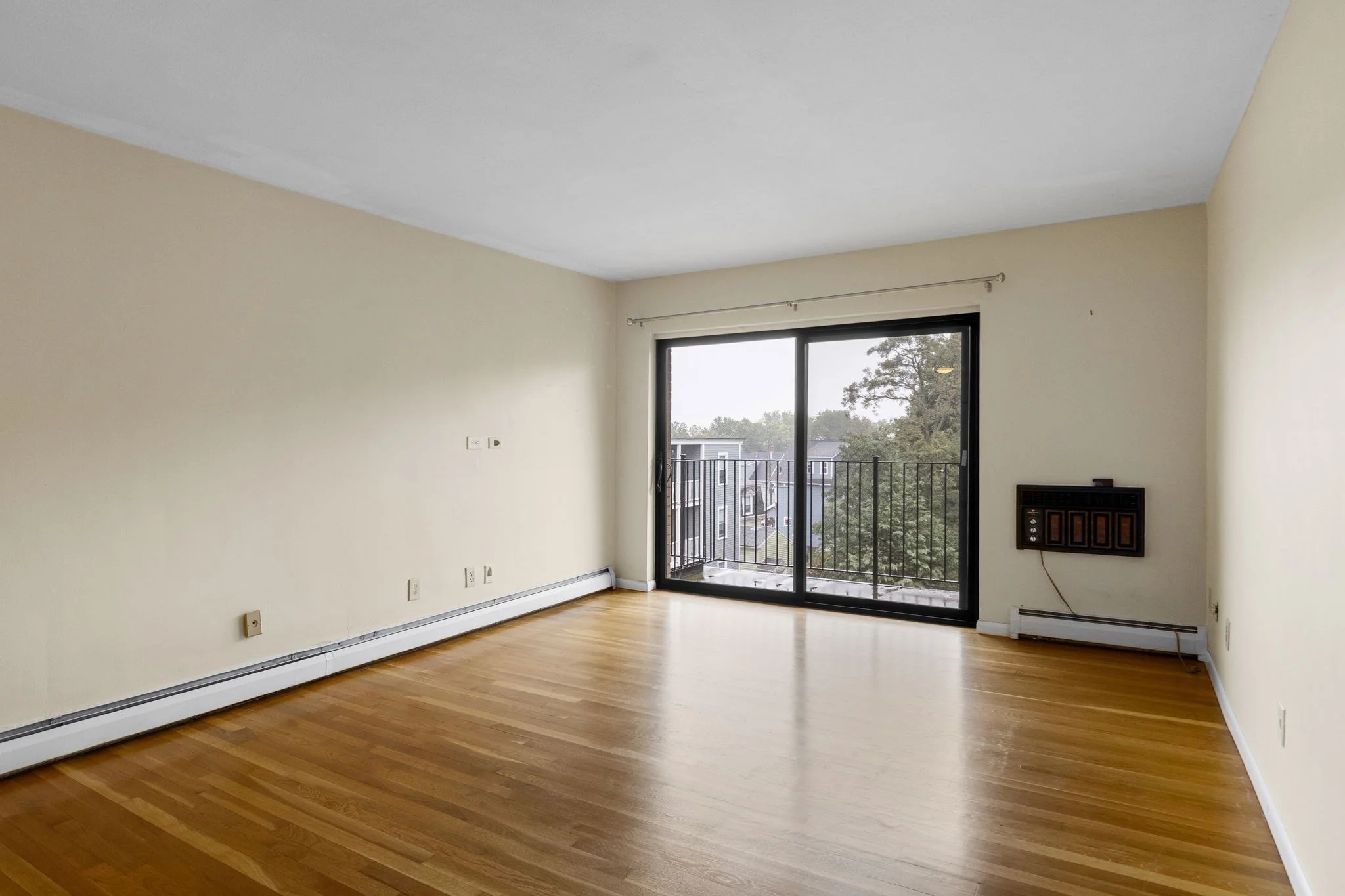 1 bed, 1 bath apartment for rent at 5 Linda Ln Unit 4-4, Dorchester — photo 4 of 15