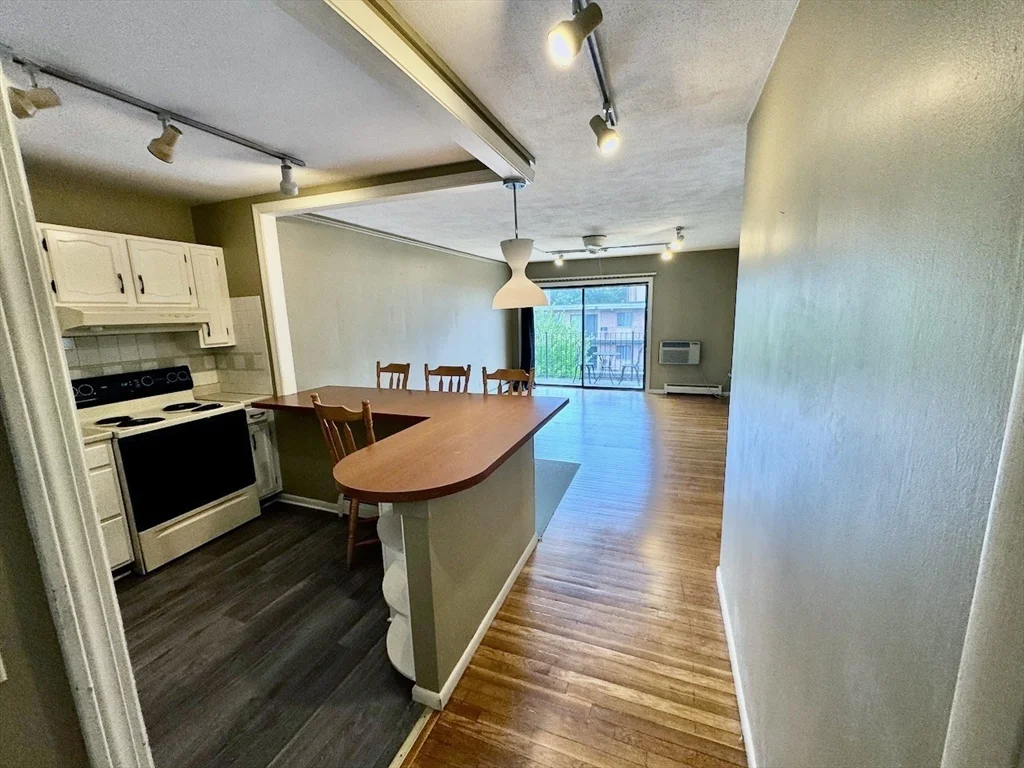 2 bed, 1 bath apartment for rent at 5 Linda Ln Unit 4-8, Dorchester — photo 25 of 31