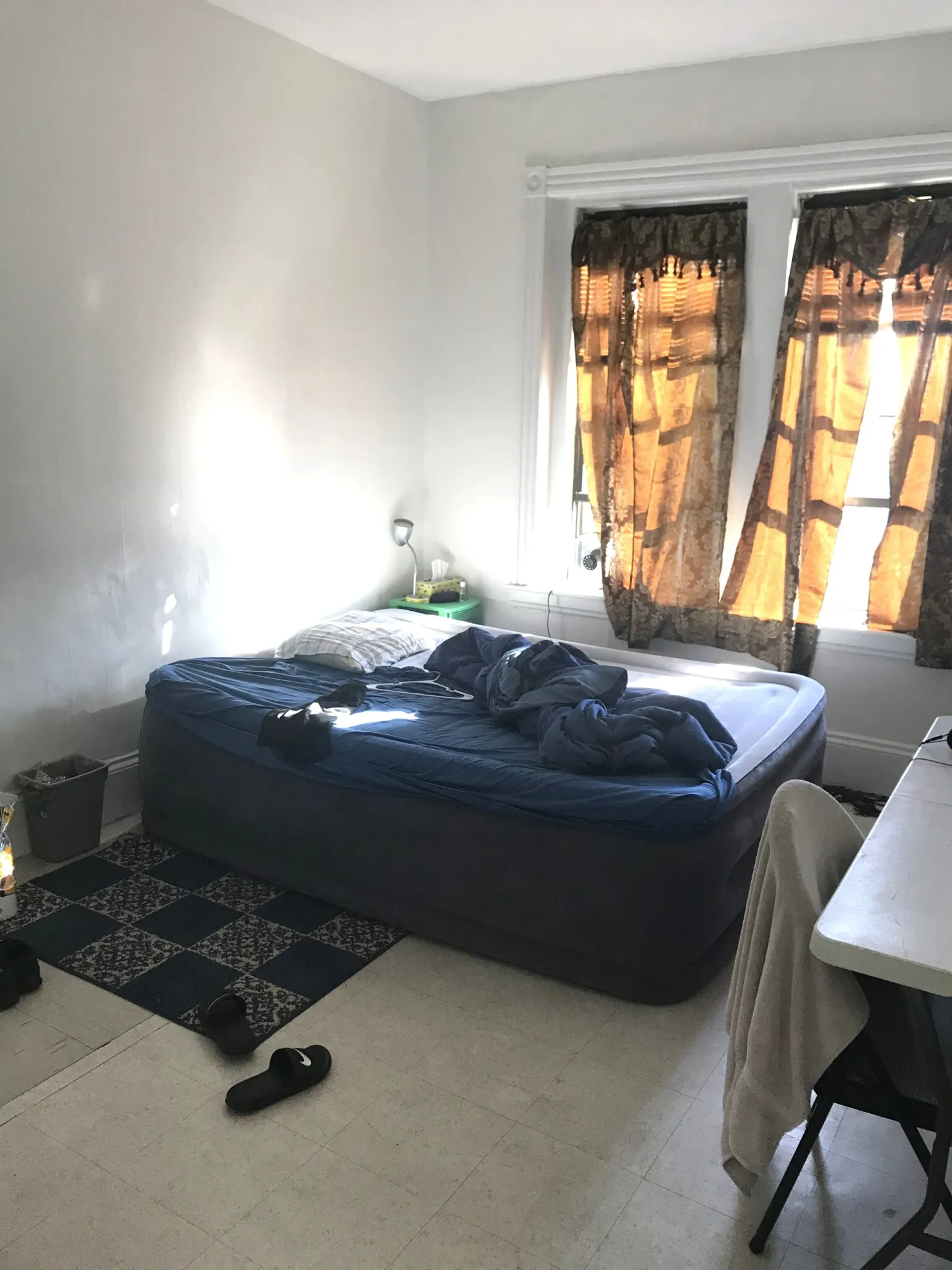 5 bed, 2 bath apartment for rent at 5 Linden St Unit 1, Allston — photo 3 of 7