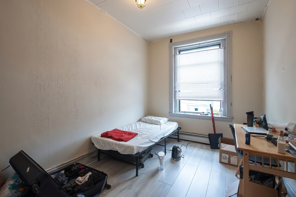 4 bed, 1 bath apartment for rent at 5 Linden St Unit 2, Allston — photo 8 of 14