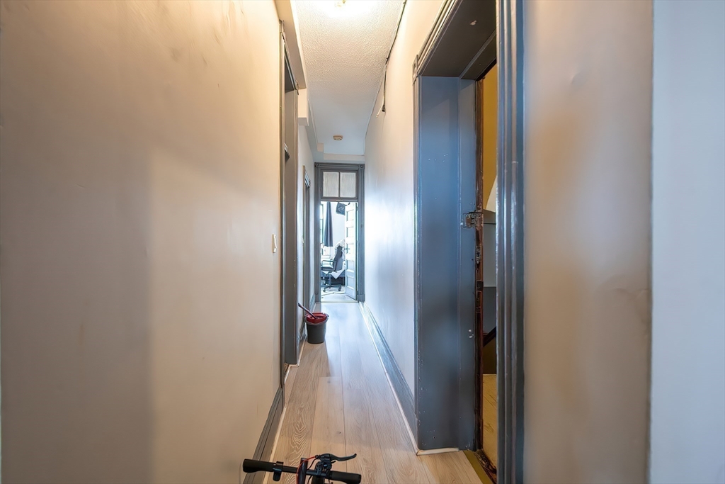 4 bed, 1 bath apartment for rent at 5 Linden St Unit 2, Allston — photo 10 of 14