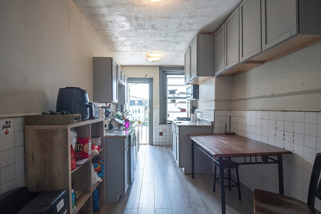 4 bed, 1 bath apartment for rent at 5 Linden St Unit 2, Allston — photo 5 of 14