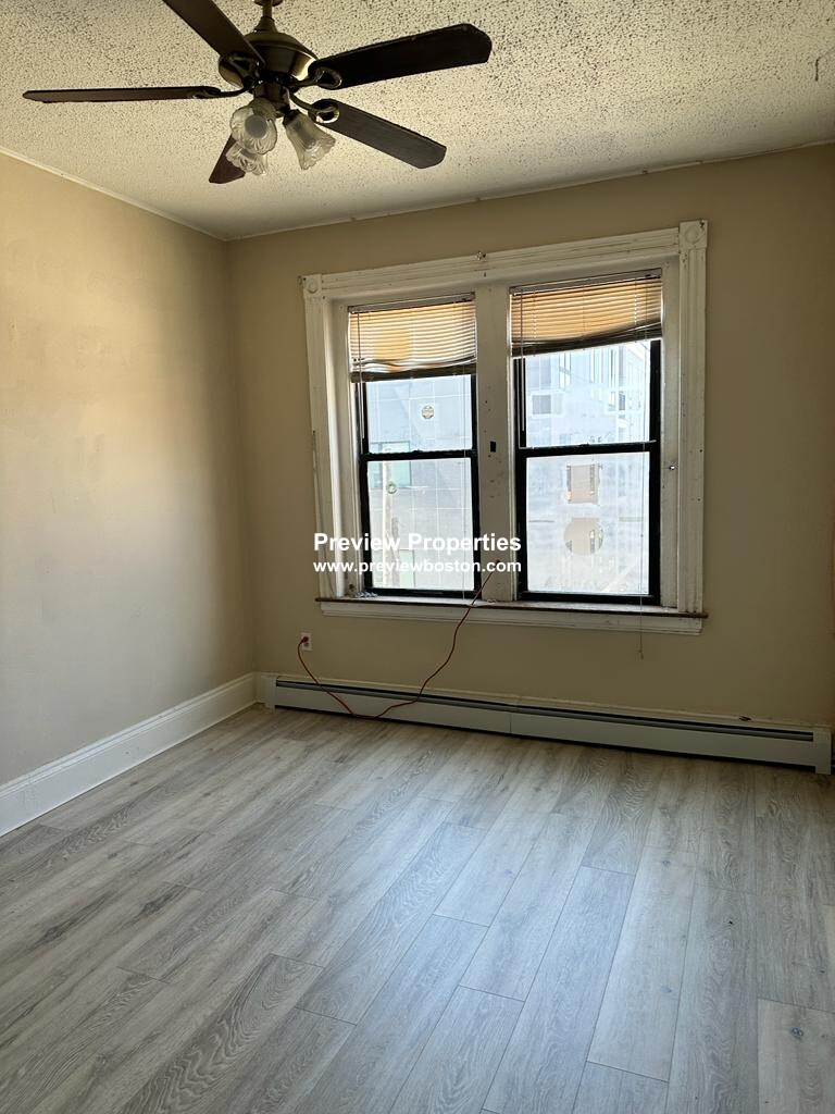 3 bed, 1 bath apartment for rent at 5 Linden Unit 2P, Allston — photo 3 of 7
