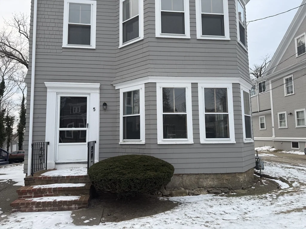 1 bed, 3 bath apartment for rent at 5 Lothrop St Unit 3, Plymouth — photo 9 of 14