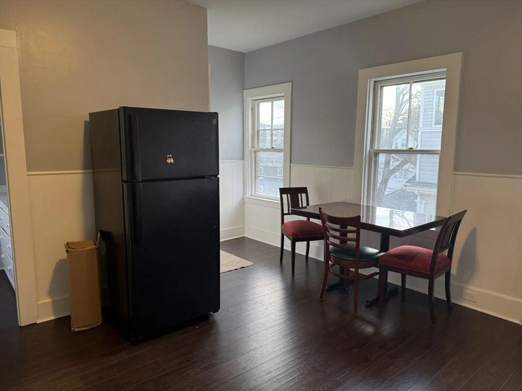 1 bed, 3 bath apartment for rent at 5 Lothrop St Unit 3, Plymouth — photo 5 of 14