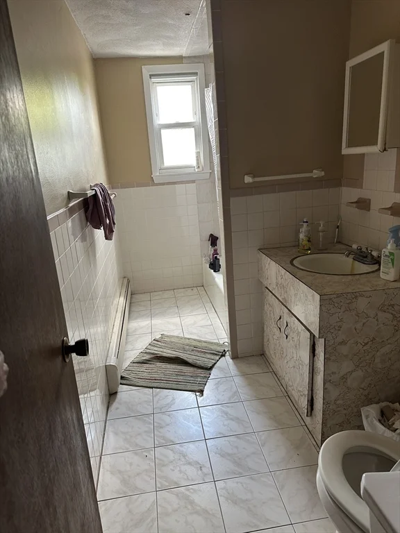 4 bed, 2 bath apartment for rent at 5 Lowden Unit 2, Powder House Square — photo 17 of 20