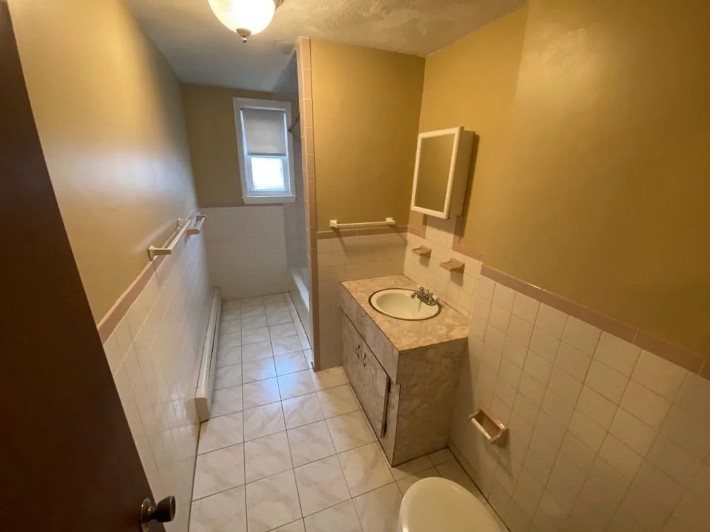 4 bed, 2 bath apartment for rent at 5 Lowden Unit 2, Powder House Square — photo 18 of 20